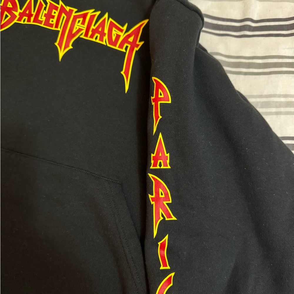 Authentic kids balenciaga hoodie. Size 10 can fit women xs/s